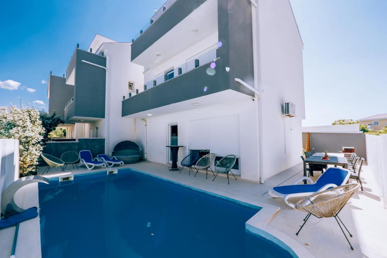 Vip Deluxe Villa Jasmina Novalja Exteriör bild