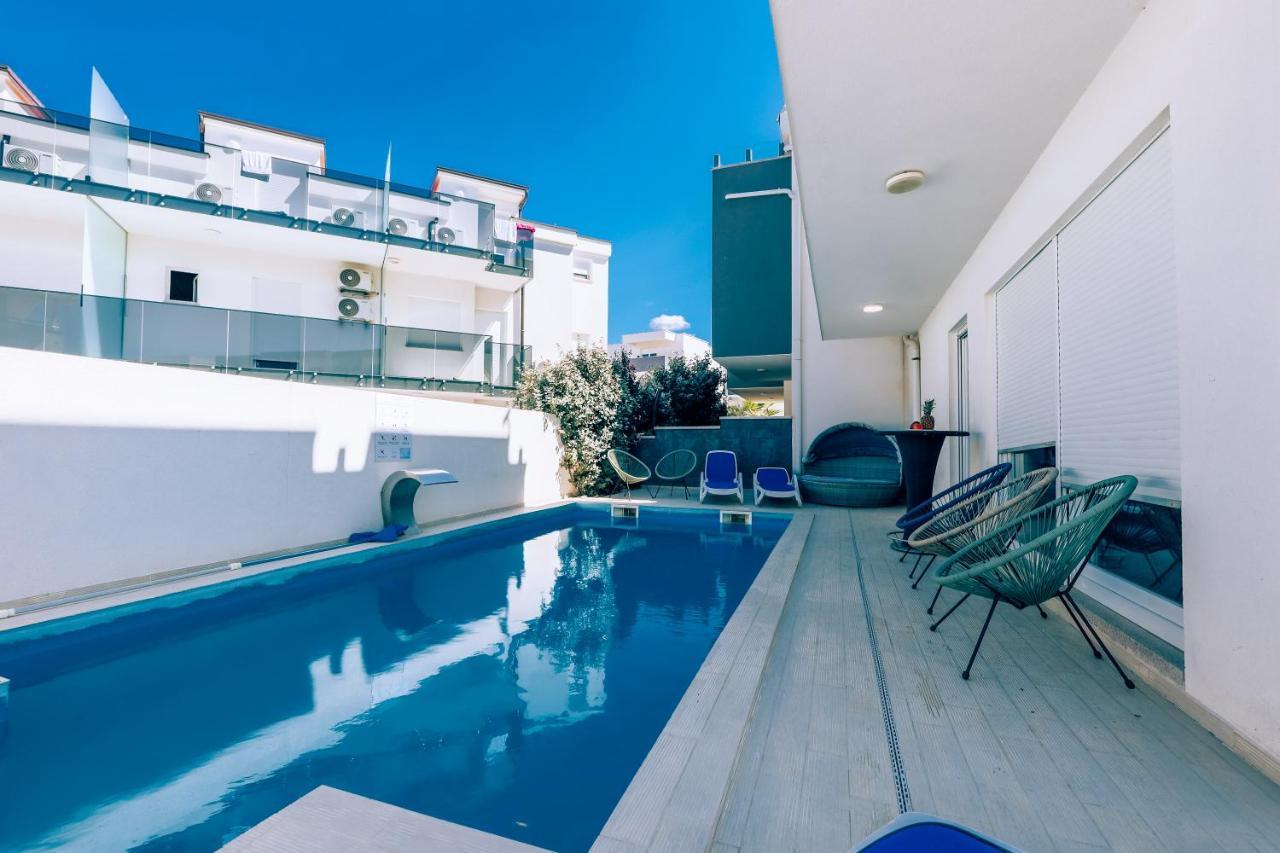 Vip Deluxe Villa Jasmina Novalja Exteriör bild